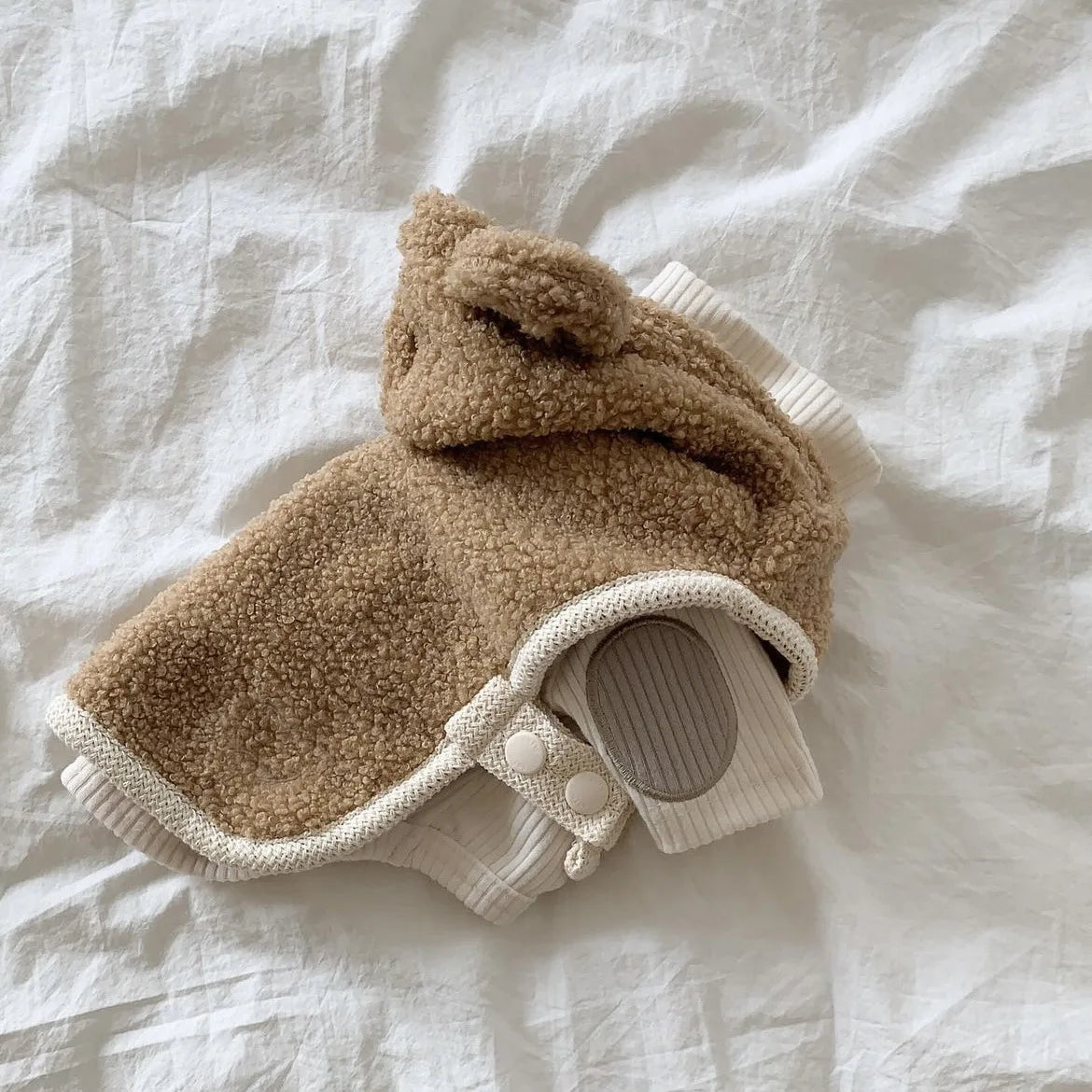 Warm Pet Clothing Cape Pet Hood Cape Small Dog Cat Teddy Autumn and Winter Thickened Puppy Clothes Designer Dog Clothes